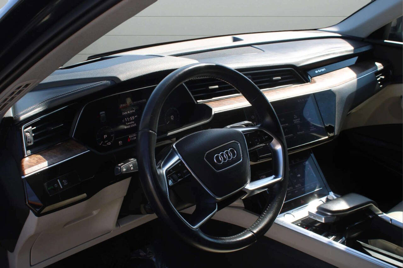 Used 2019 Audi e-tron Prestige image 10