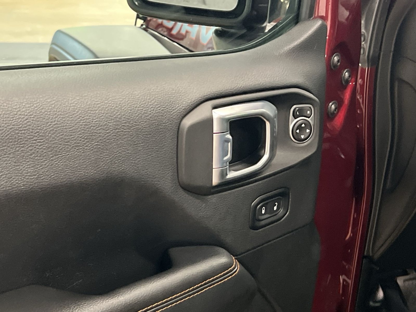Used 2021 Jeep Gladiator Mojave AWD/4WD image 13