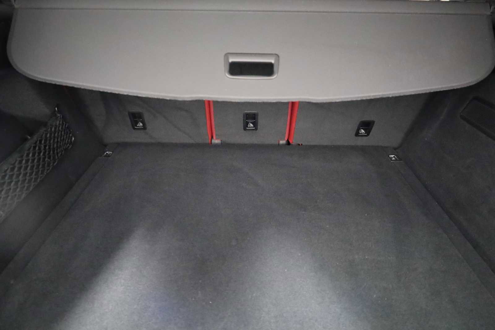 Used 2022 Porsche Cayenne image 48