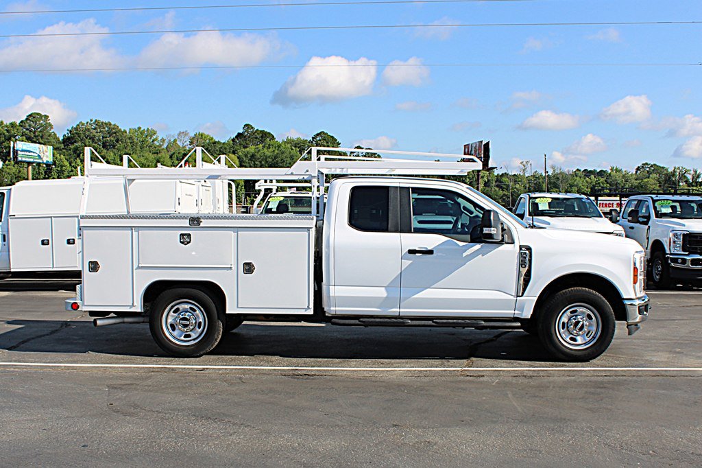 Used 2024 Ford F350 XL w/ XL Chrome Package RWD image 9