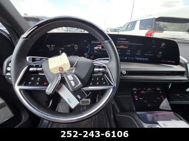 Used 2026 Cadillac Vistiq Sport w/ LPO, Floor Liner Package AWD/4WD image 13