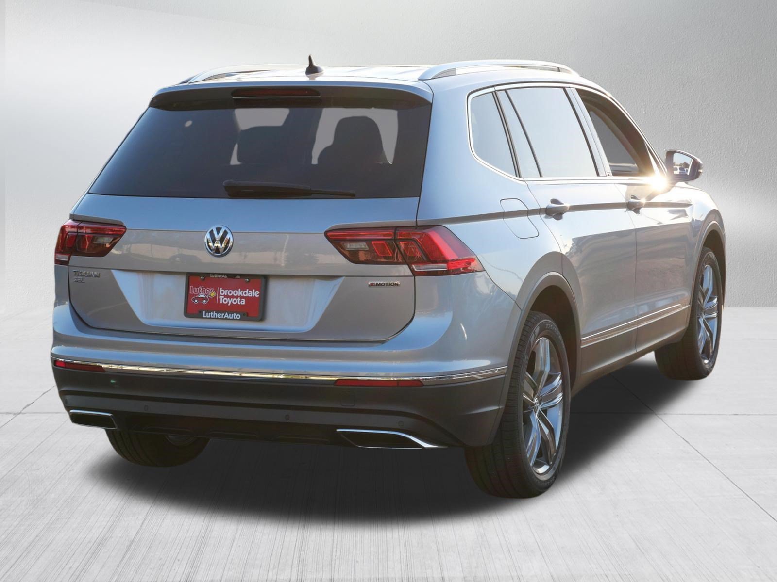 Used 2021 Volkswagen Tiguan SEL w/ 2-Row Tiguan MDO Package AWD/4WD image 6
