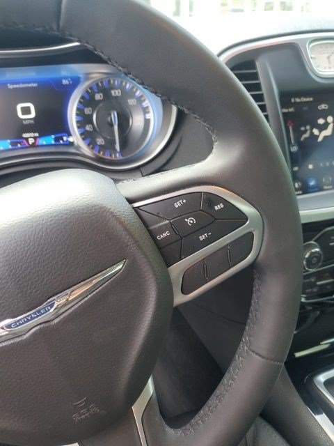 Used 2023 Chrysler 300 Touring w/ Sport Appearance Package RWD image 8