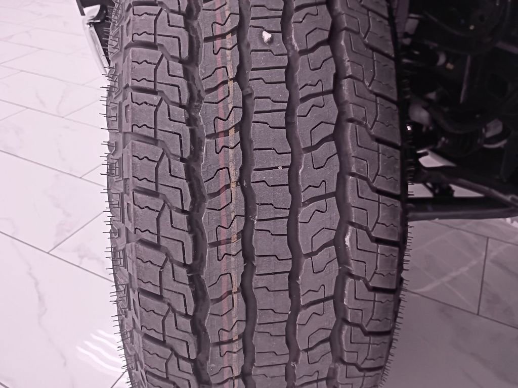 New 2026 Chevrolet Silverado 1500 LT w/ Z71 Off-Road Package image 37