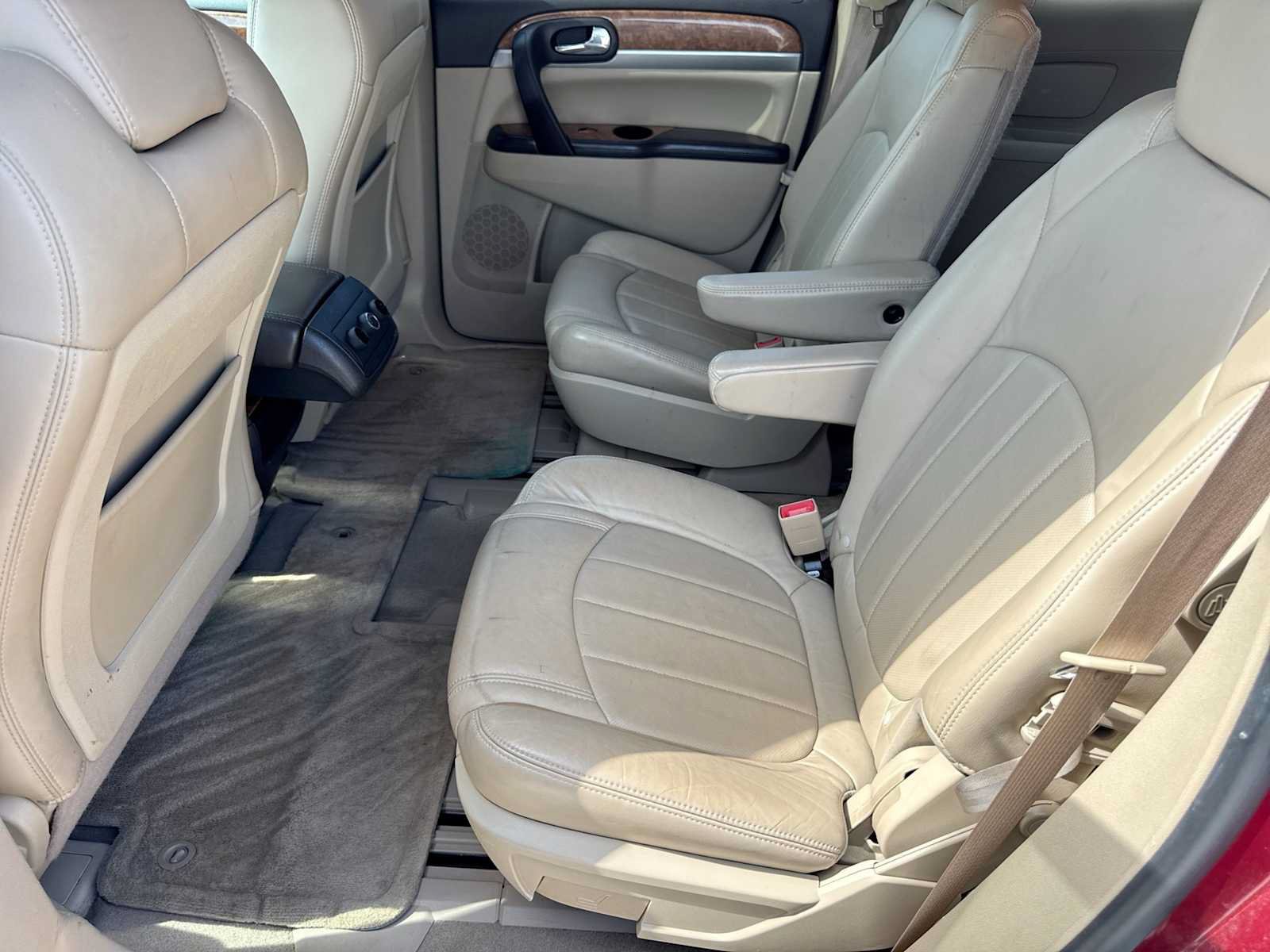 Used 2011 Buick Enclave CXL FWD image 18