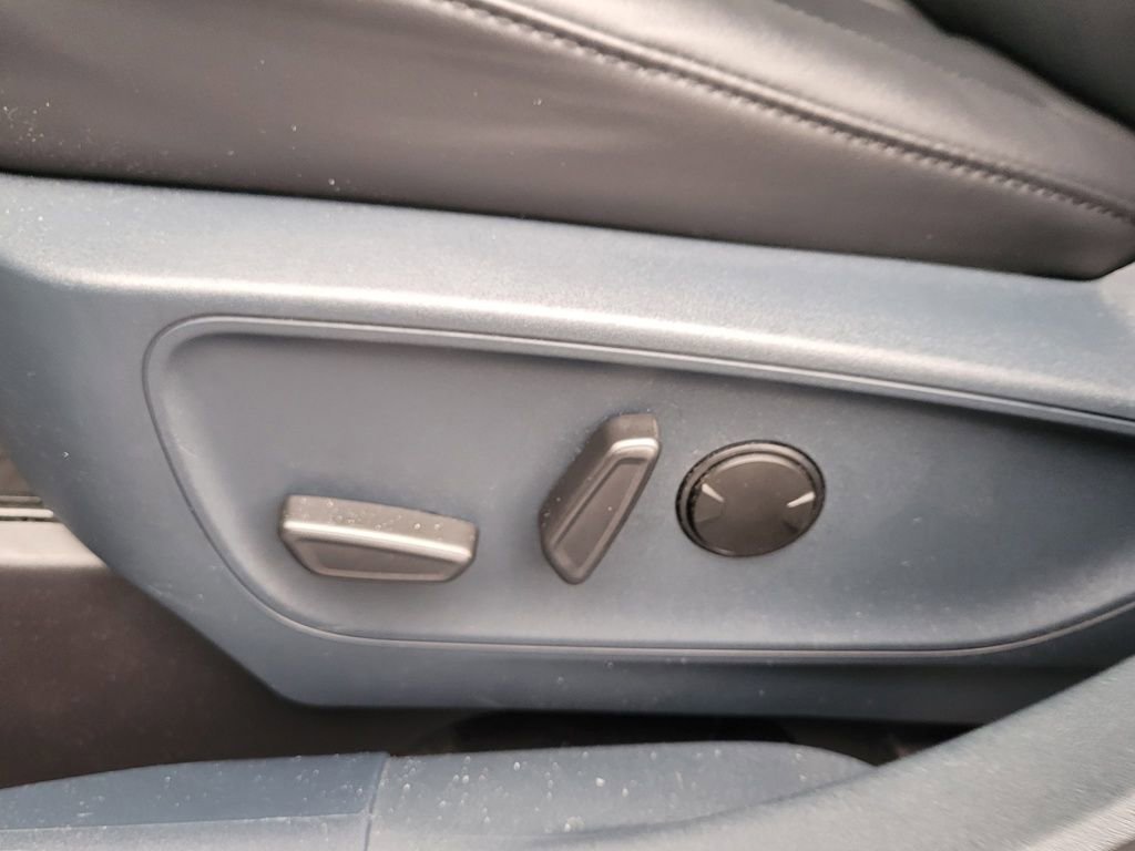 Certified 2024 Ford Maverick Lariat w/ Black Appearance Package image 14