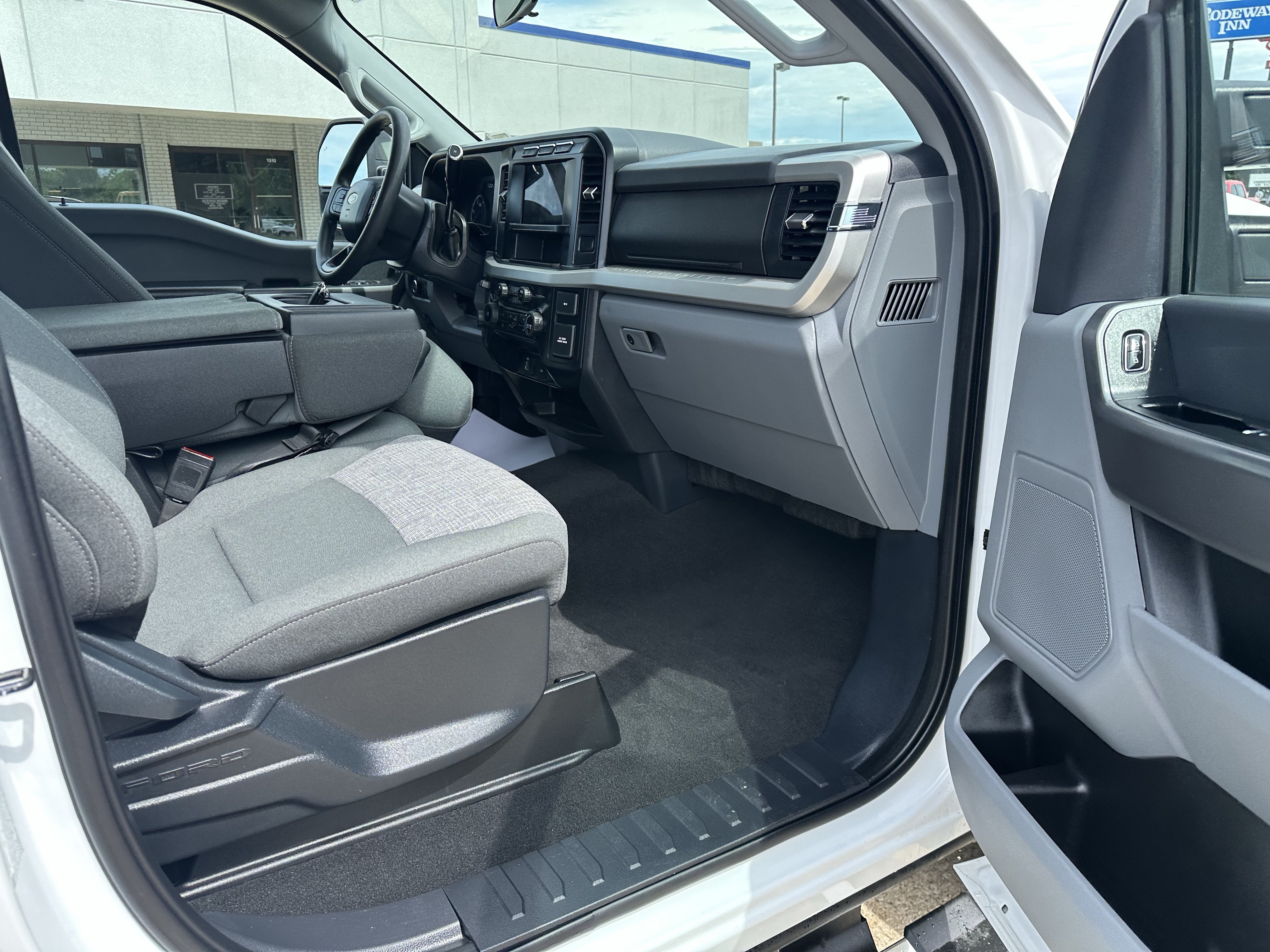 Used 2024 Ford F250 XLT w/ 360-Degree Camera Package AWD/4WD image 11