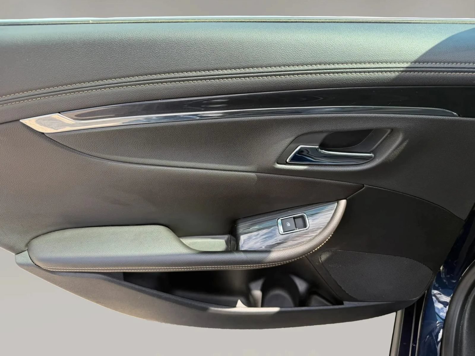 Used 2019 Chevrolet Impala Premier FWD image 23