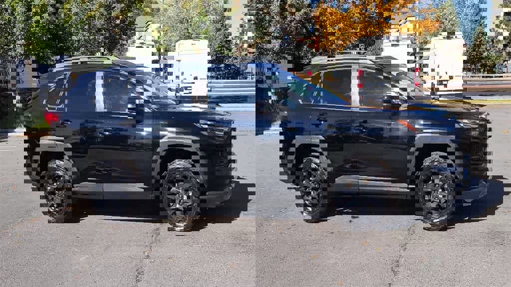 Used 2022 Toyota RAV4 TRD Off-Road image 2