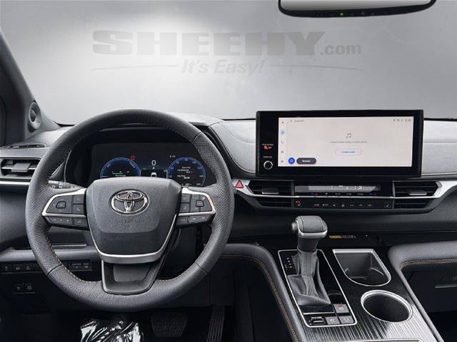 Used 2025 Toyota Sienna XLE Woodland Edition AWD/4WD image 3
