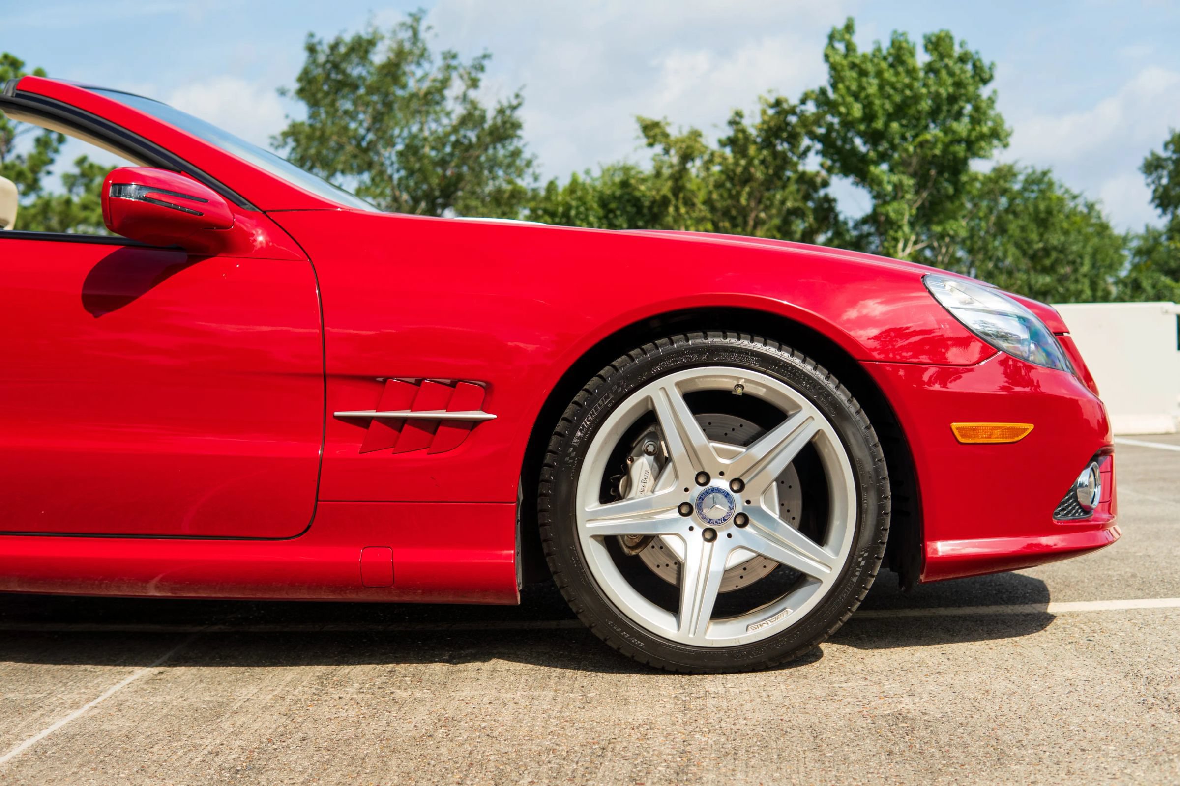 Used 2011 Mercedes-Benz SL 550 image 35