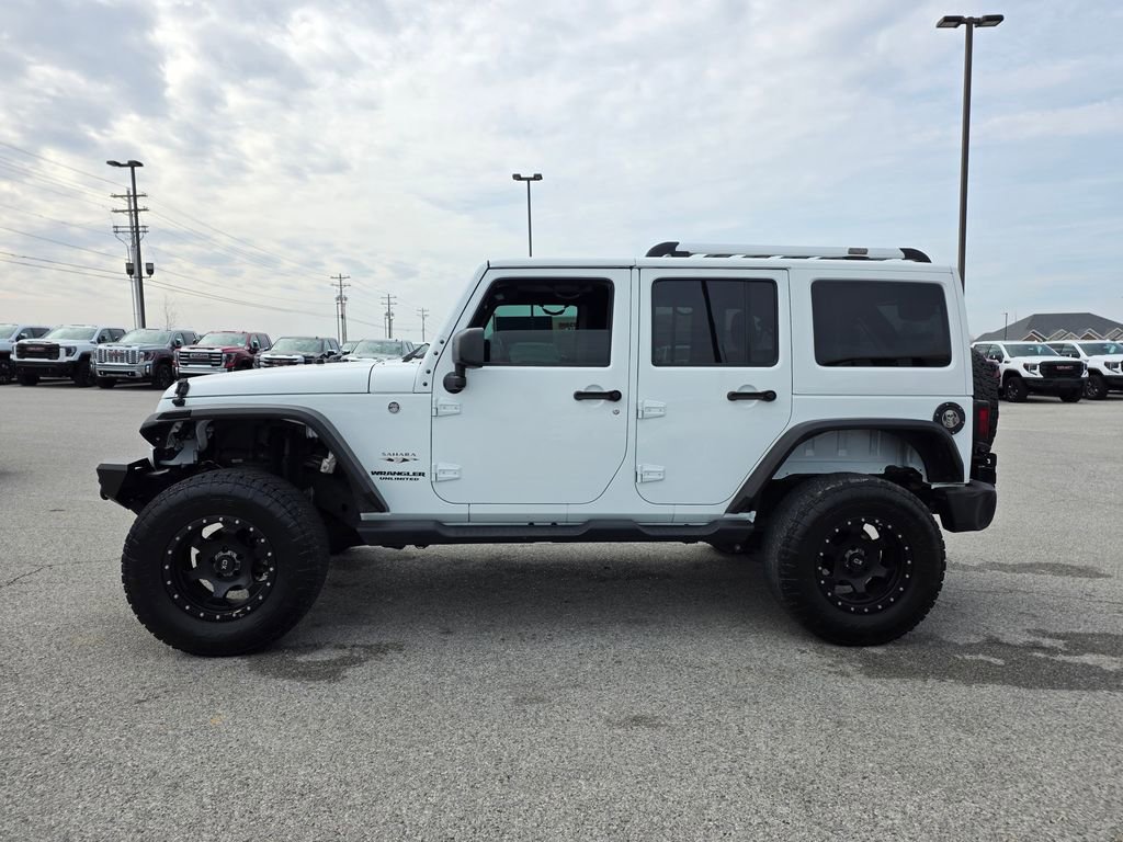 Used 2017 Jeep Wrangler Unlimited Sahara w/ Connectivity Group image 4
