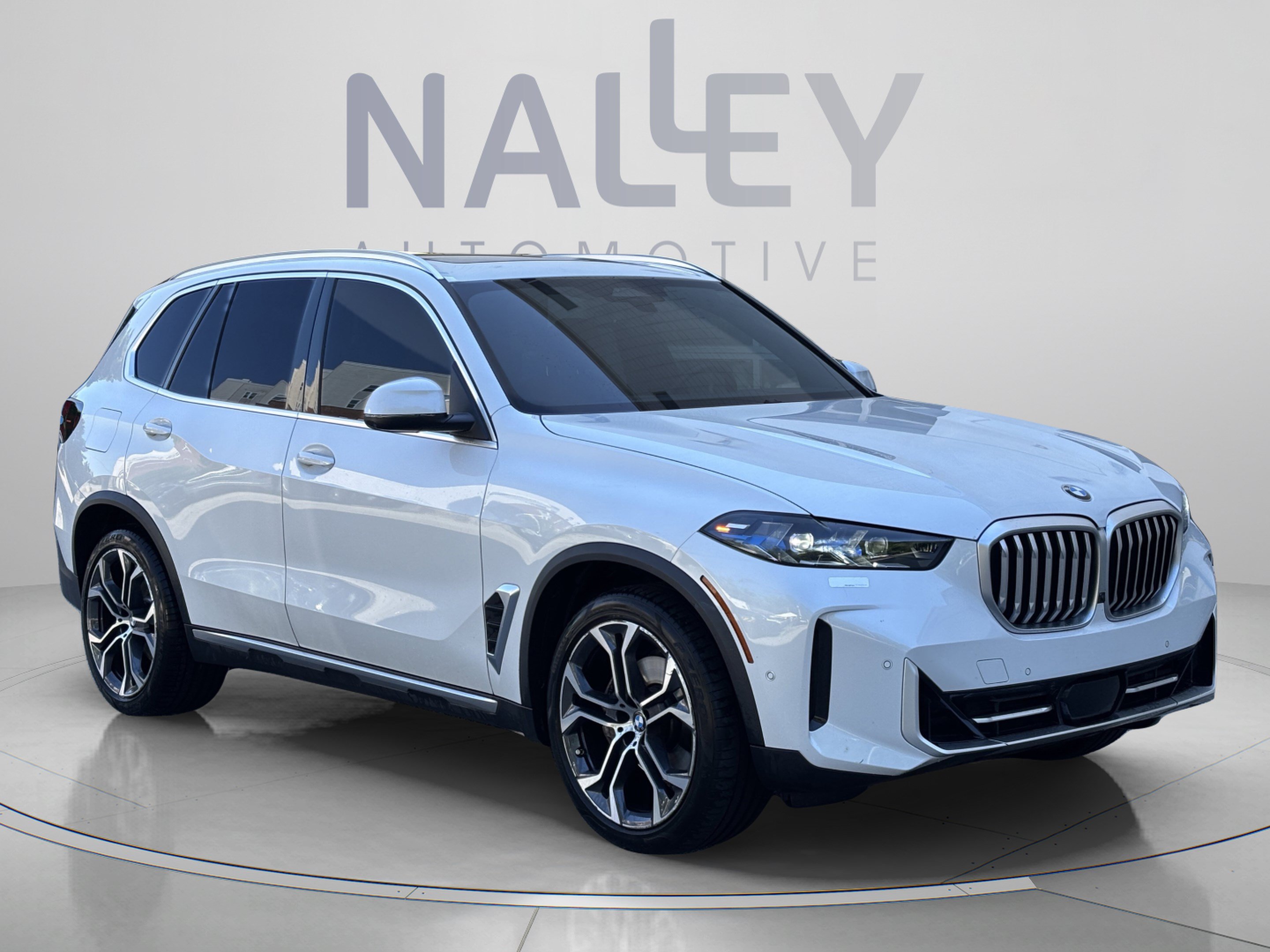 Used 2024 BMW X5 xDrive40i w/ Premium Package AWD/4WD image 8