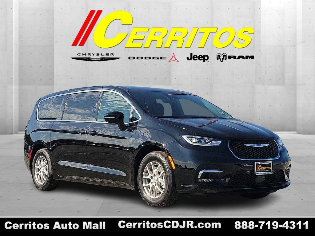 New 2026 Chrysler Pacifica Select