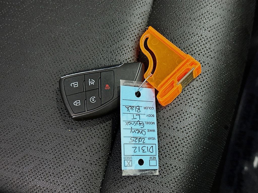 Used 2025 Chevrolet Equinox LT w/ Convenience Package II image 35