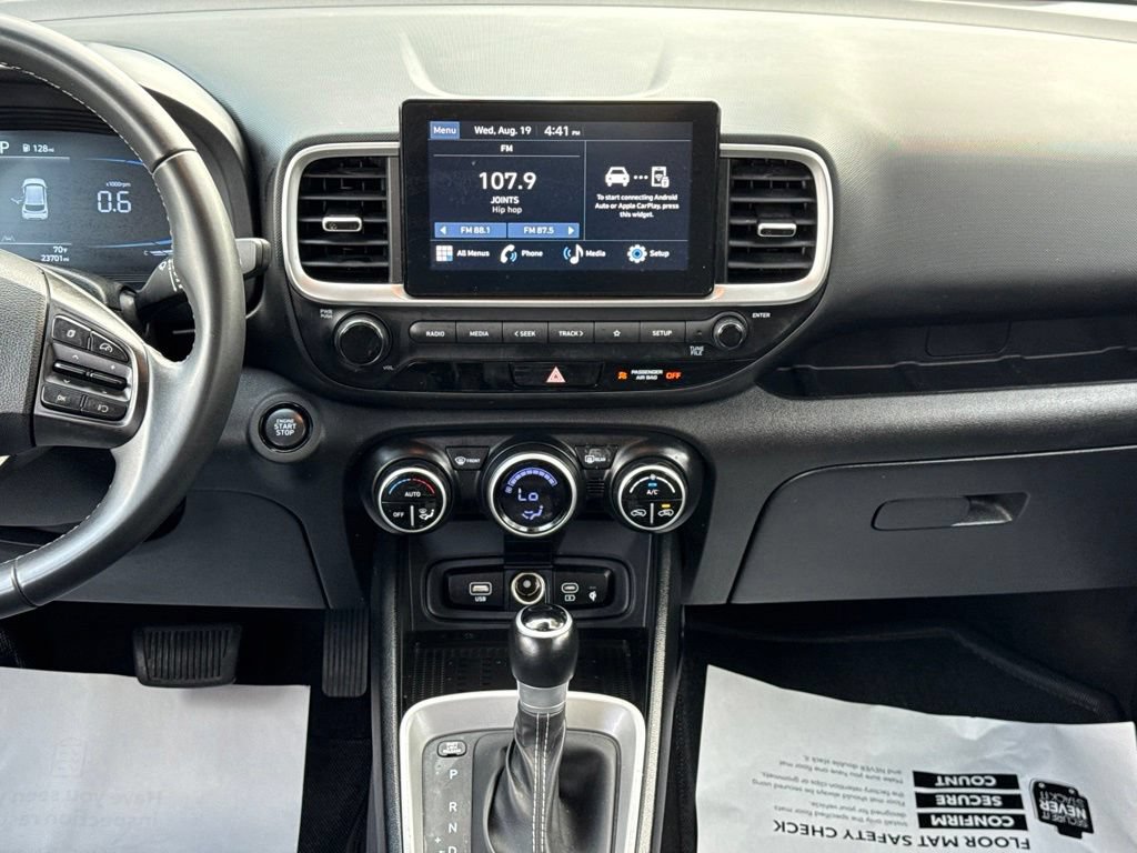 Used 2026 Hyundai Venue SEL FWD image 19