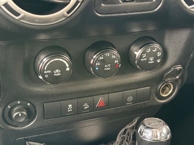 Used 2011 Jeep Wrangler Unlimited Sahara w/ Dual Top Group AWD/4WD image 27