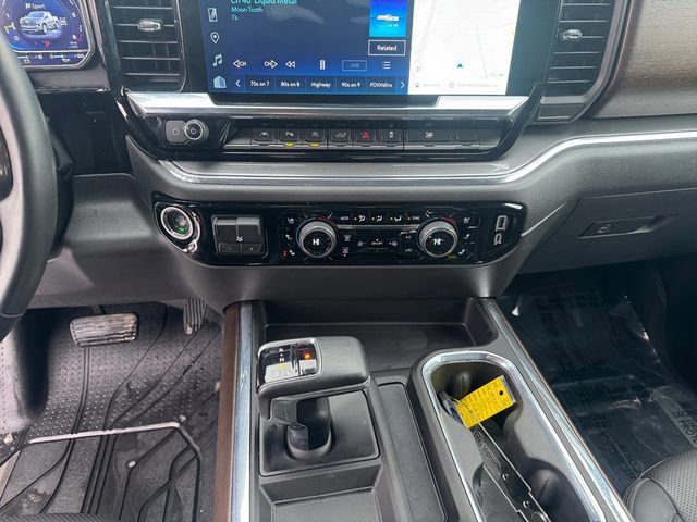 Used 2024 Chevrolet Silverado 1500 High Country w/ Technology Package image 15