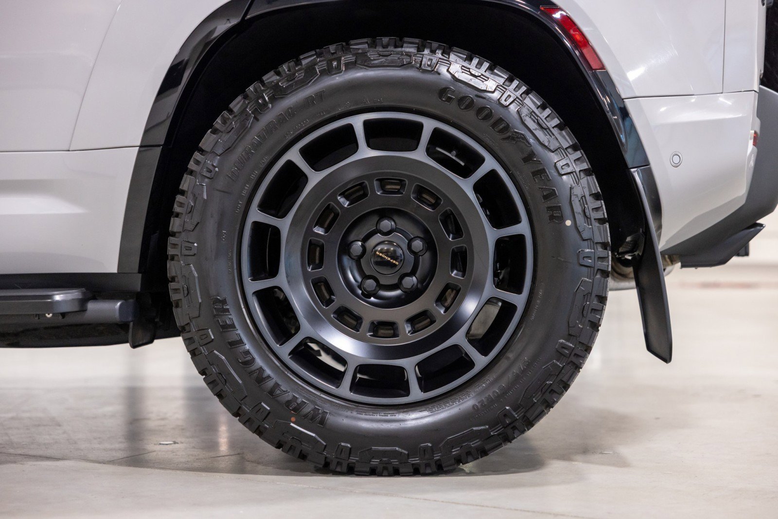 Used 2026 Land Rover Defender 110 OCTA image 18