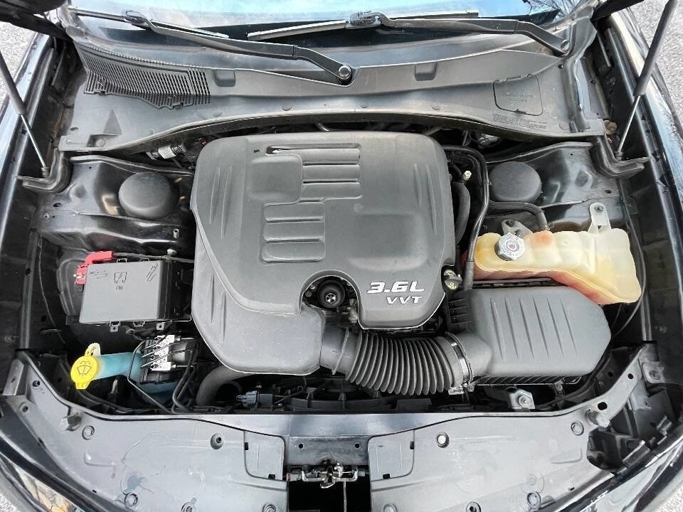 Used 2018 Dodge Charger SXT image 39