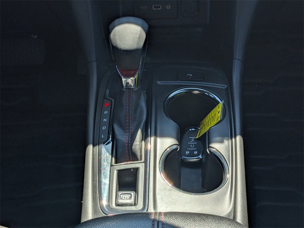 Used 2023 Chevrolet Equinox RS image 16