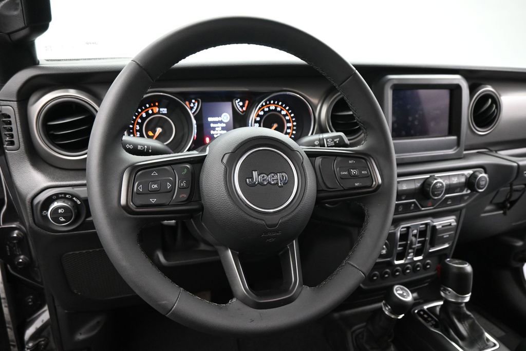 Used 2023 Jeep Gladiator Sport AWD/4WD image 10