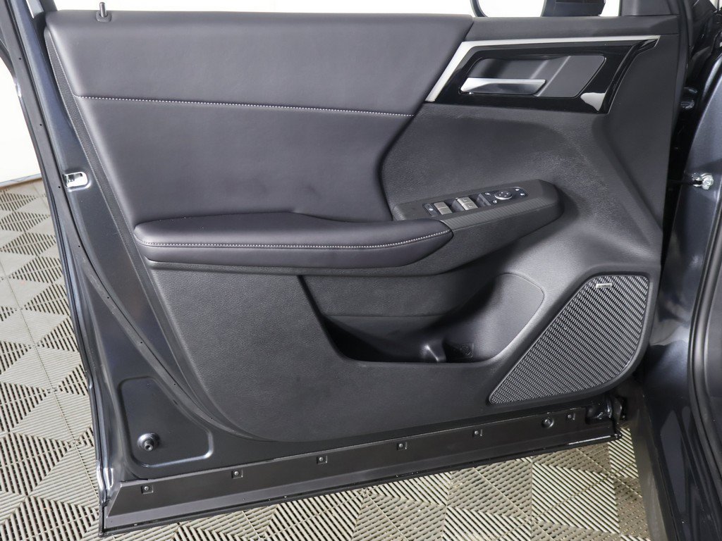 New 2026 Mitsubishi Outlander LE FWD image 24