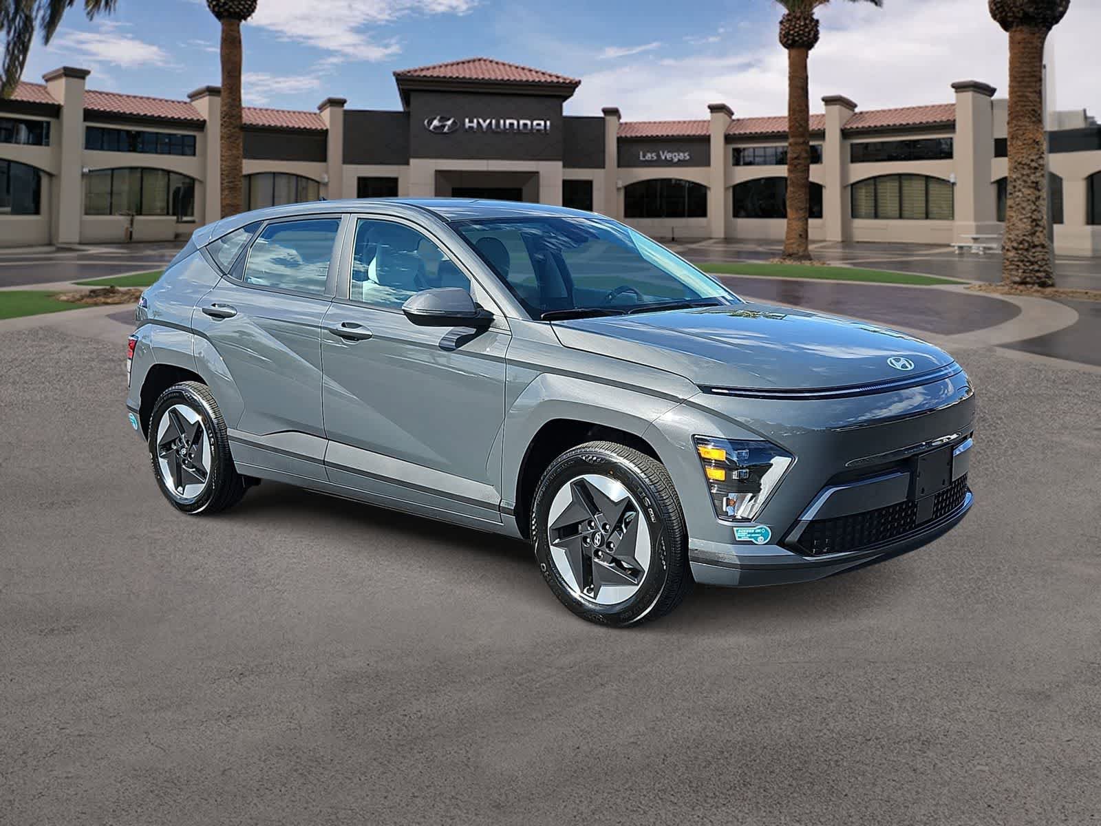 Certified 2025 Hyundai Kona SE FWD image 2