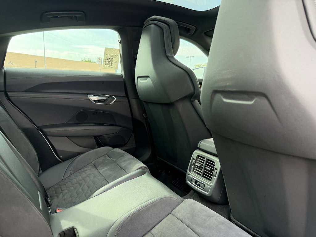 Used 2022 Audi e-tron GT Premium Plus AWD/4WD image 41