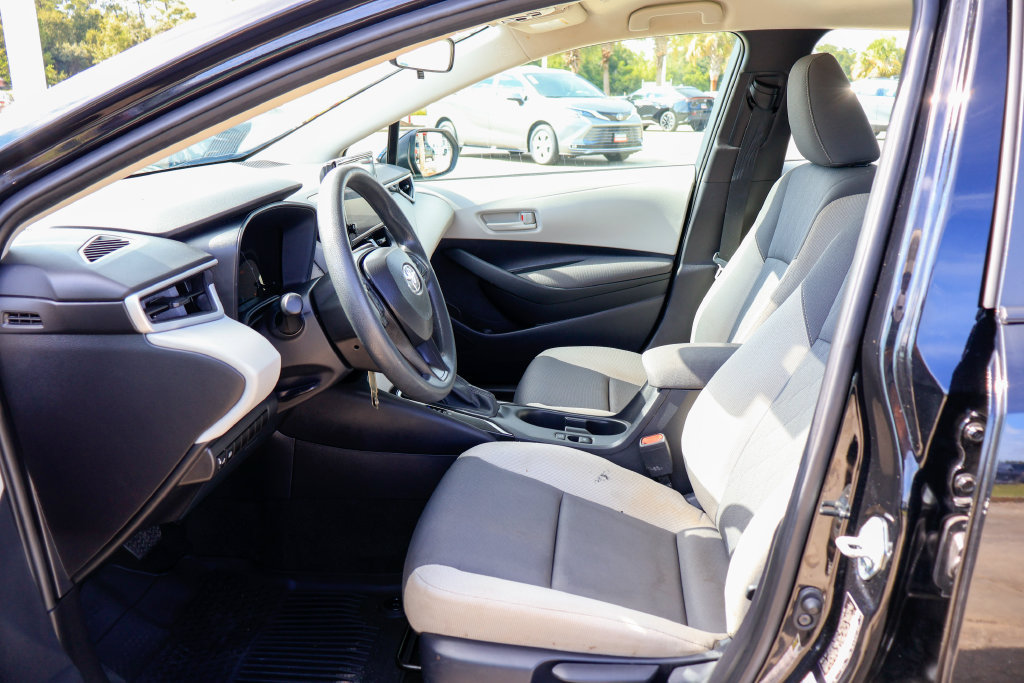 Used 2026 Toyota Corolla LE FWD image 9