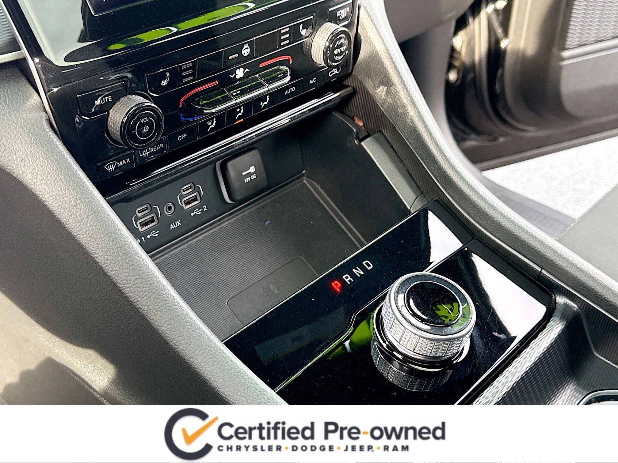 Used 2024 Jeep Grand Cherokee L Laredo w/ Luxury Tech Group I image 11