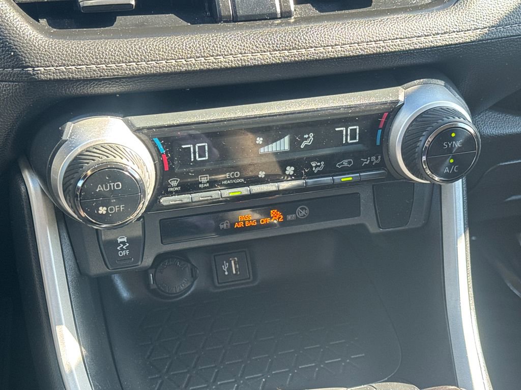 Used 2023 Toyota RAV4 AWD Hybrid image 23