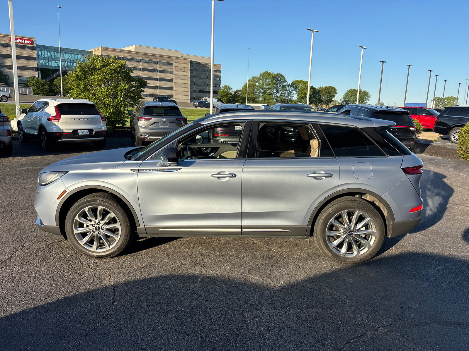 Used 2022 Lincoln Corsair AWD w/ Premium Package image 4