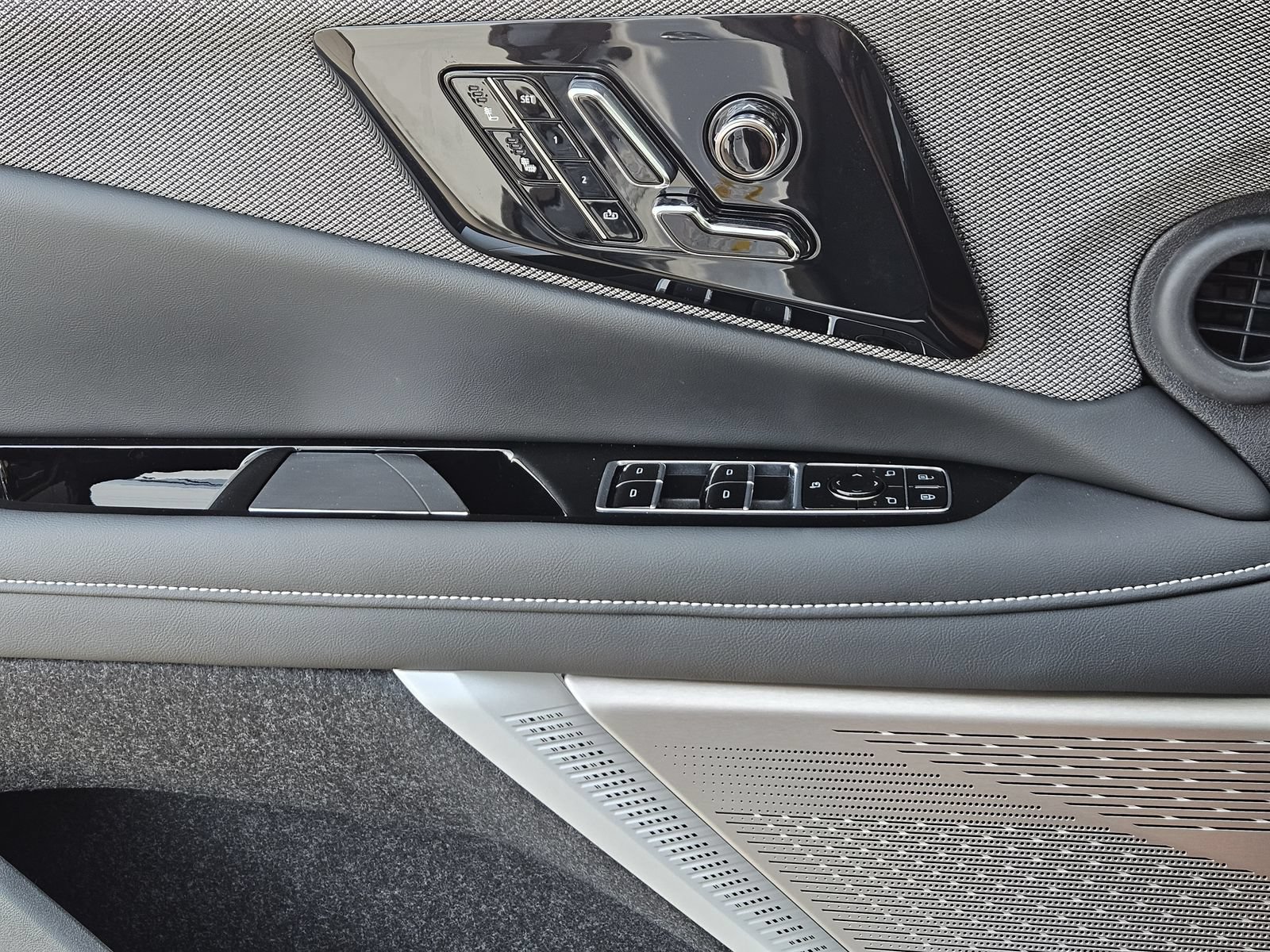 New 2027 Cadillac Optiq Sport AWD/4WD image 24