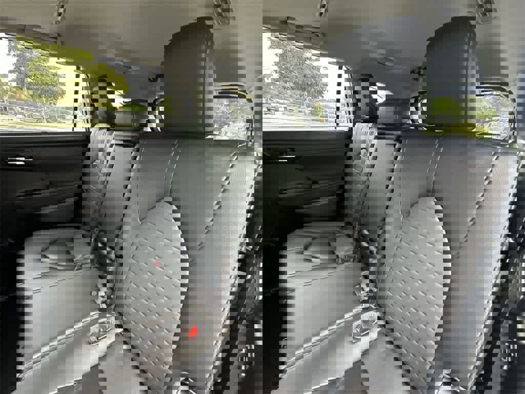 Used 2023 Toyota Highlander XLE image 22