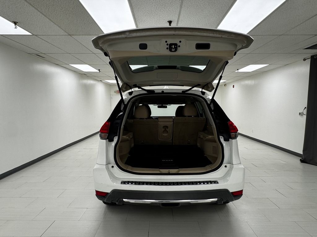 Used 2017 Nissan Rogue SV image 36