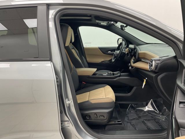 New 2025 Chevrolet Equinox ACTIV w/ Safety and Technology Package image 16