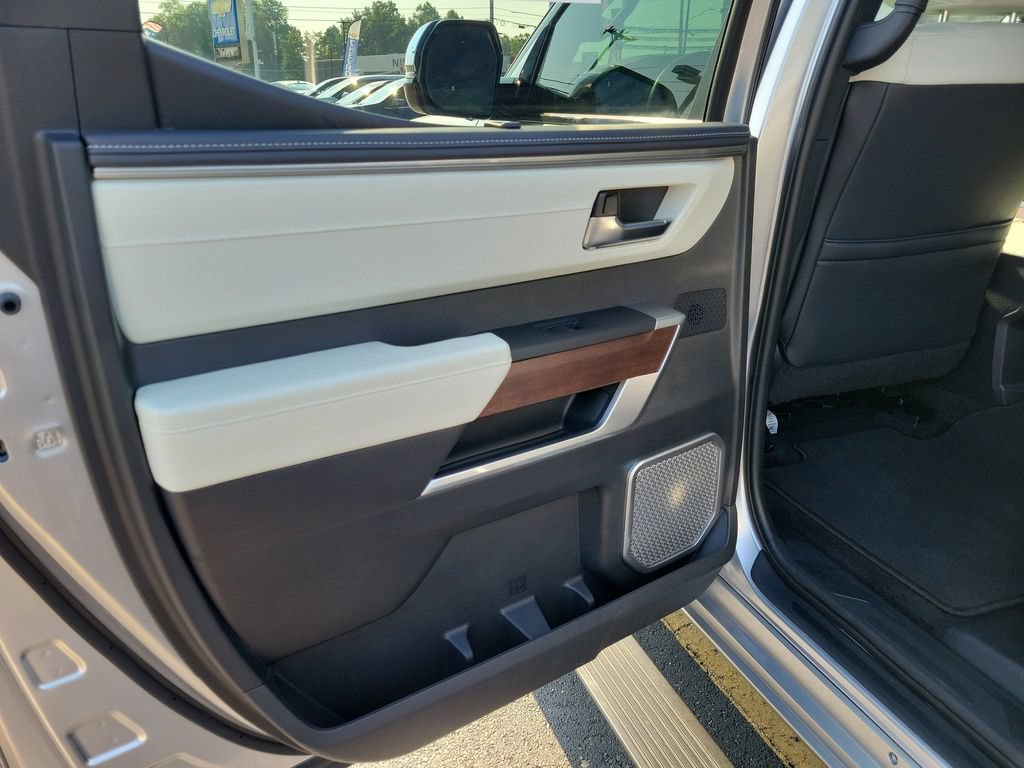 Used 2024 Toyota Tundra Capstone AWD/4WD image 16