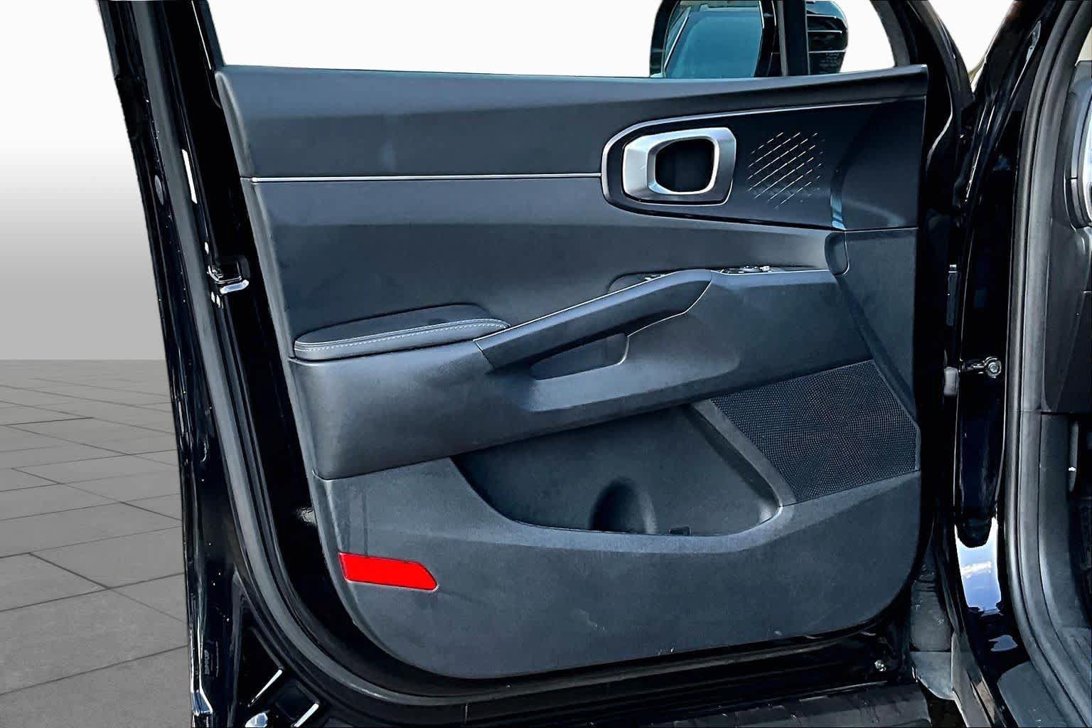 Used 2022 Kia Sorento S w/ Panoramic Sunroof Package FWD image 22