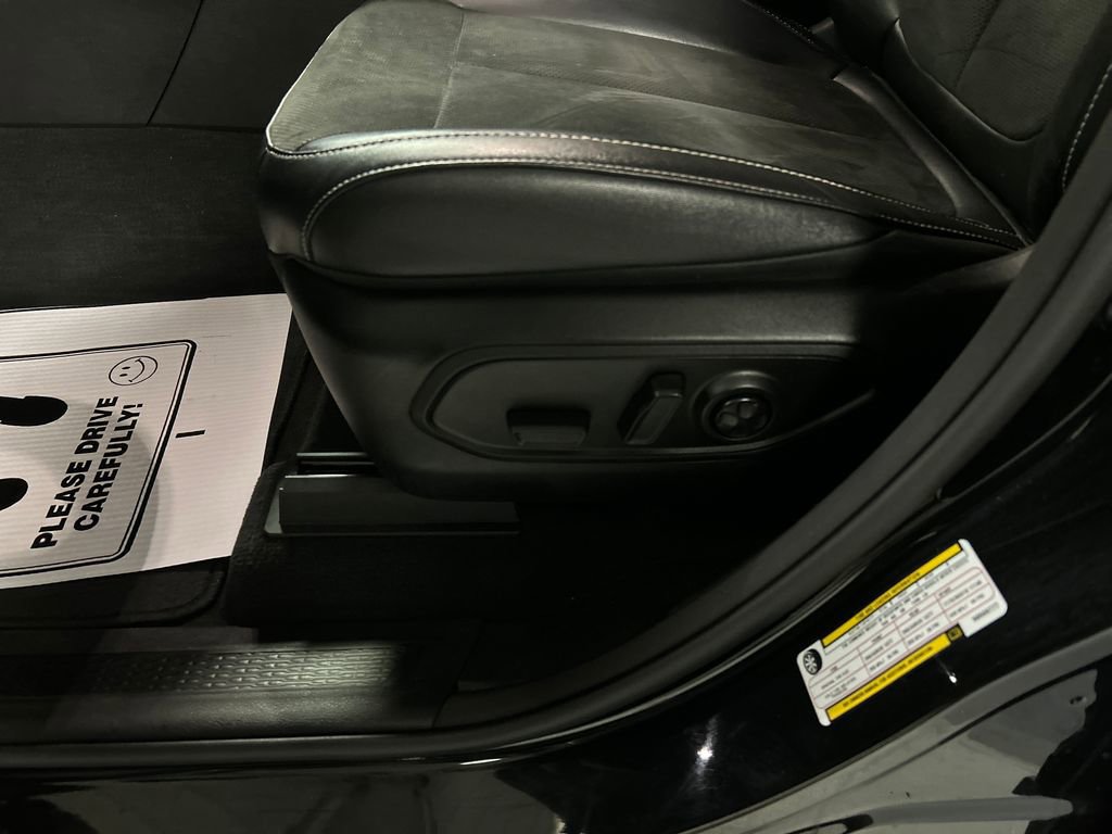 Used 2022 Jeep Grand Cherokee L Laredo image 13