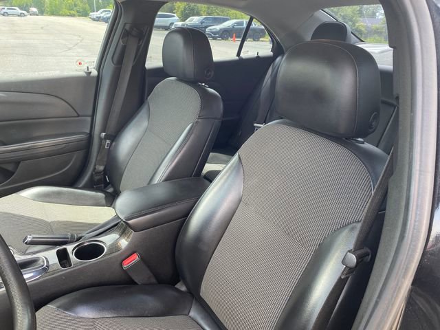 Used 2015 Chevrolet Malibu LT FWD image 6