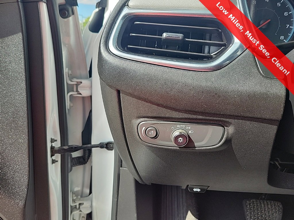 Used 2020 Chevrolet Equinox LS w/ LS Convenience Package image 20