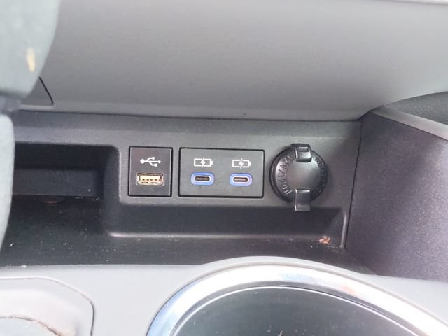 Used 2022 Toyota Highlander XLE FWD image 27