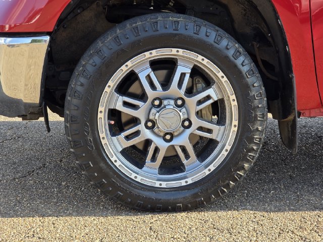 Used 2019 Toyota Tundra SR5 w/ SR5 Upgrade Package AWD/4WD image 30