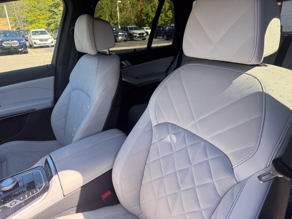 Used 2025 BMW X5 xDrive40i w/ Executive Package AWD/4WD image 9