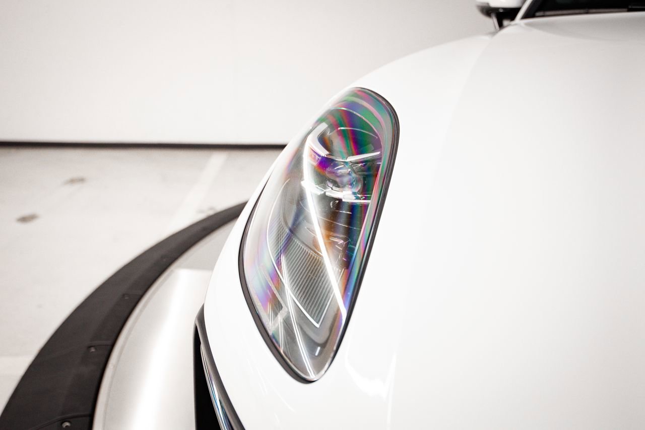 Certified 2023 Porsche Macan Turbo AWD/4WD image 13
