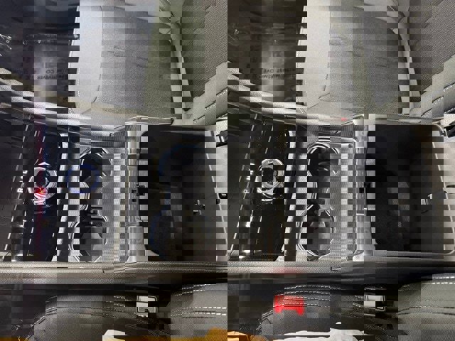 New 2025 Jeep Grand Cherokee Laredo w/ Luxury Tech Group I image 10