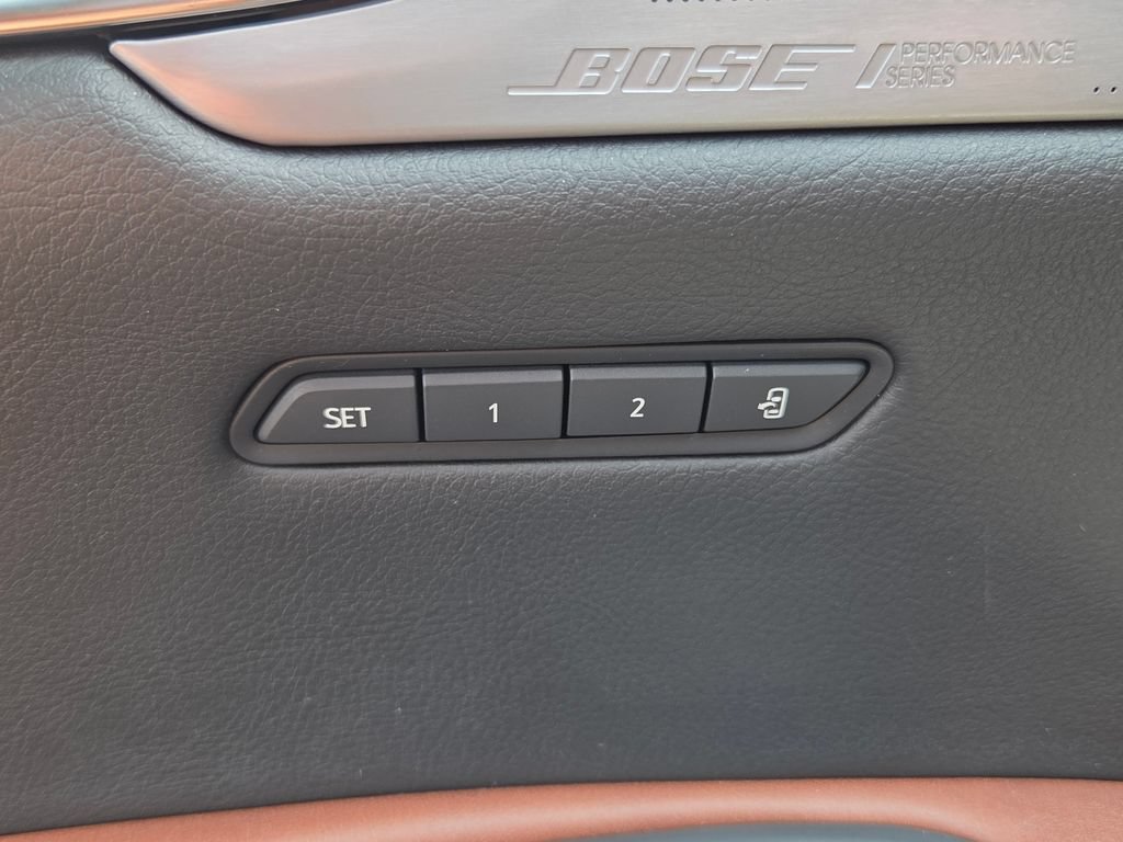 Used 2024 Cadillac XT5 Premium Luxury w/ Technology Package AWD/4WD image 15