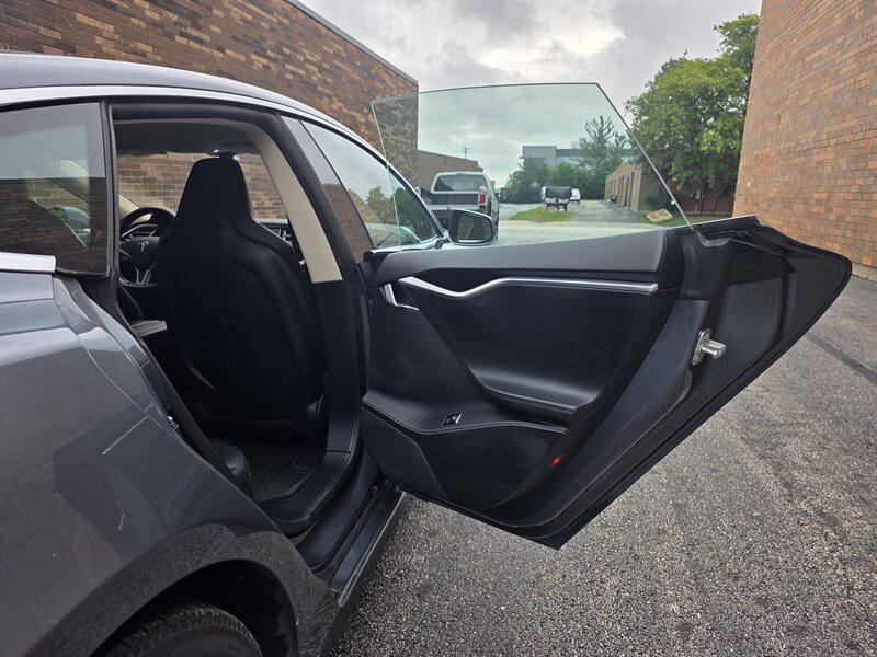 Used 2014 Tesla Model S 85 RWD image 21