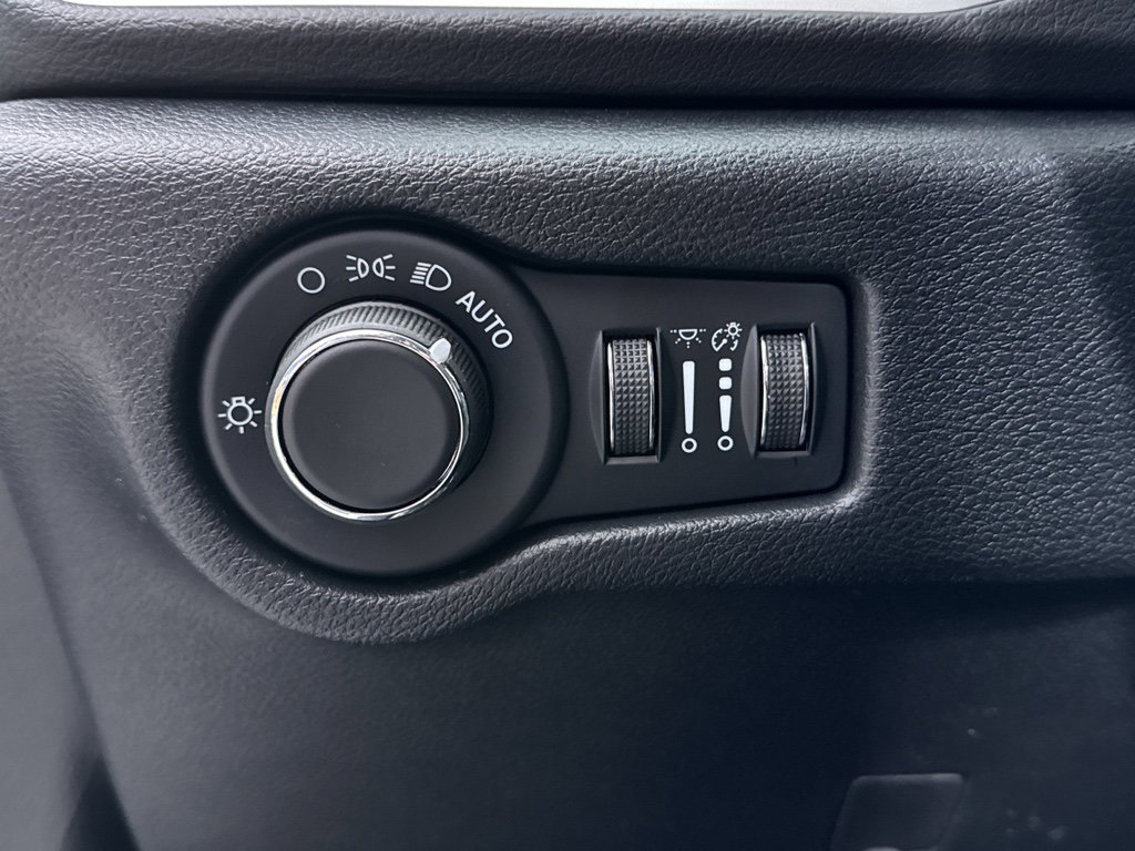 New 2026 Chrysler Voyager LX FWD image 29